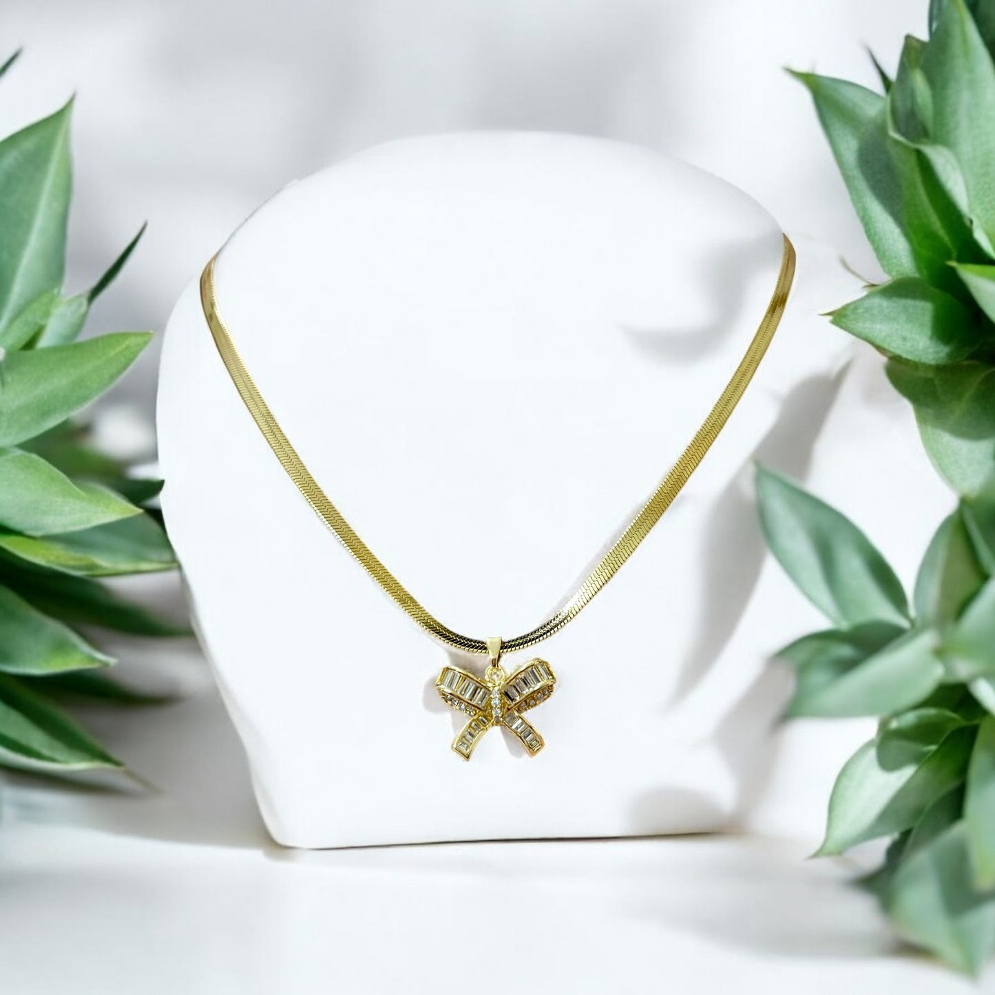 Pintresty Bow Pendant – Chic and stylish bow pendant for women, perfect for elegant fashion.