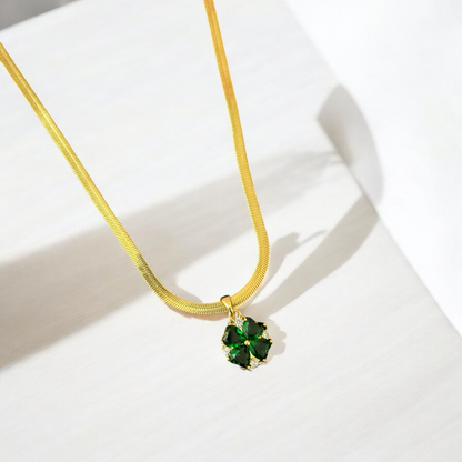 old and Green Pendant – Elegant gold pendant with green accents, versatile jewelry piece for women.